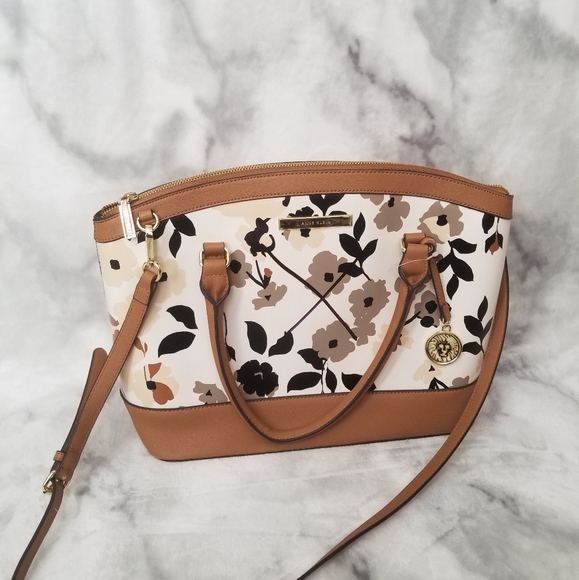 Anne Klein Handbags - Anne Klein shoulder bag 2 in one